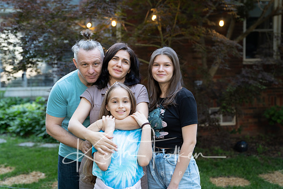 YanFamily-2022-DSC08055-2.jpg