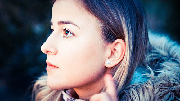 Portrait Profile of Bara, Winter Photo Shoot