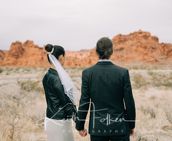 Eliska and Adam Desert Portrait 9
