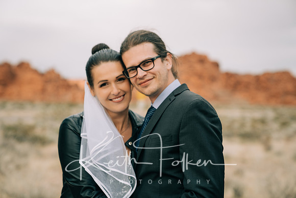 Eliska and Adam Desert Portrait 10