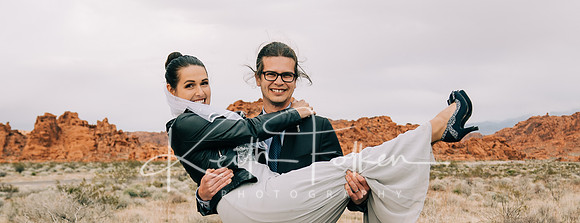 Eliska and Adam Desert Portrait 11