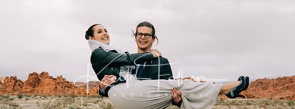 Eliska and Adam Desert Portrait 12