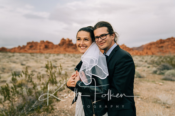 Eliska and Adam Desert Portrait 16