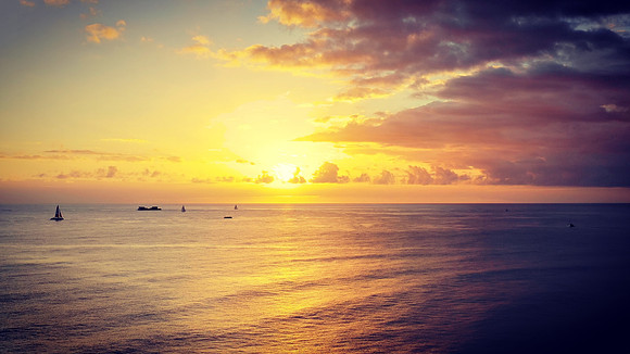 Waikiki Beach Sunset, Honolulu, Oahu, Hawaii