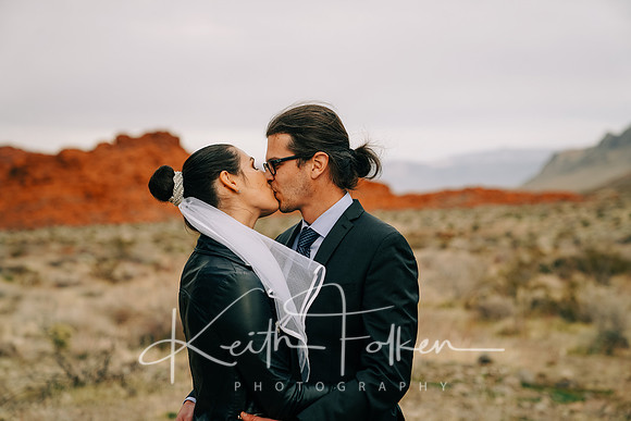 Eliska and Adam Desert Portrait 3